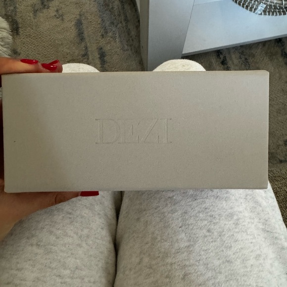 Dezi Switch Sunglasses - Picture 4 of 4